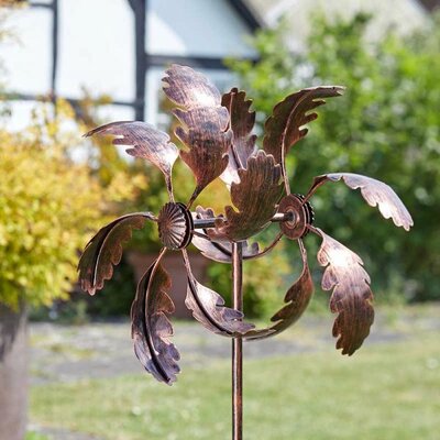 OAK LEAF WIND SPINNER