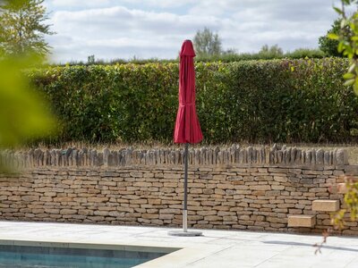 SHANGHAI 2.7M ALUMINIUM TILT PARASOL - RED - image 4