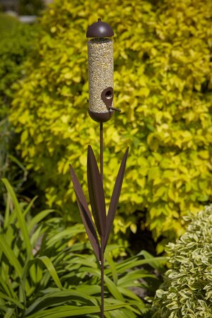 RUSTIC REED SEED FEEDER